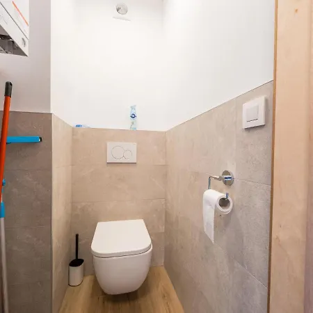 With 3 Bedrooms And Sea View *