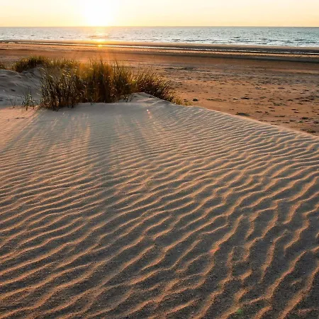 With 3 Bedrooms And Sea View