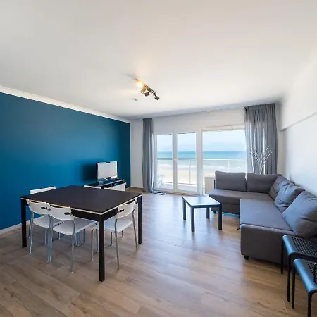 Apartamento With 3 Bedrooms And Sea View *