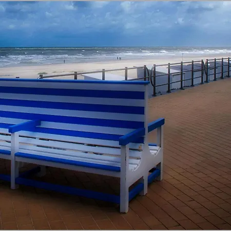 With 3 Bedrooms And Sea View Apartamento *